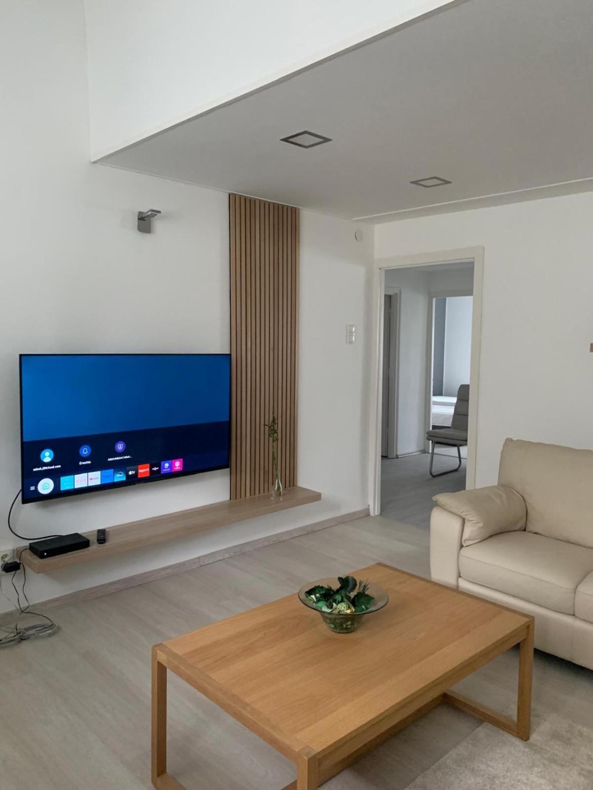 Panorama On The Hill With Free Garage Apartment